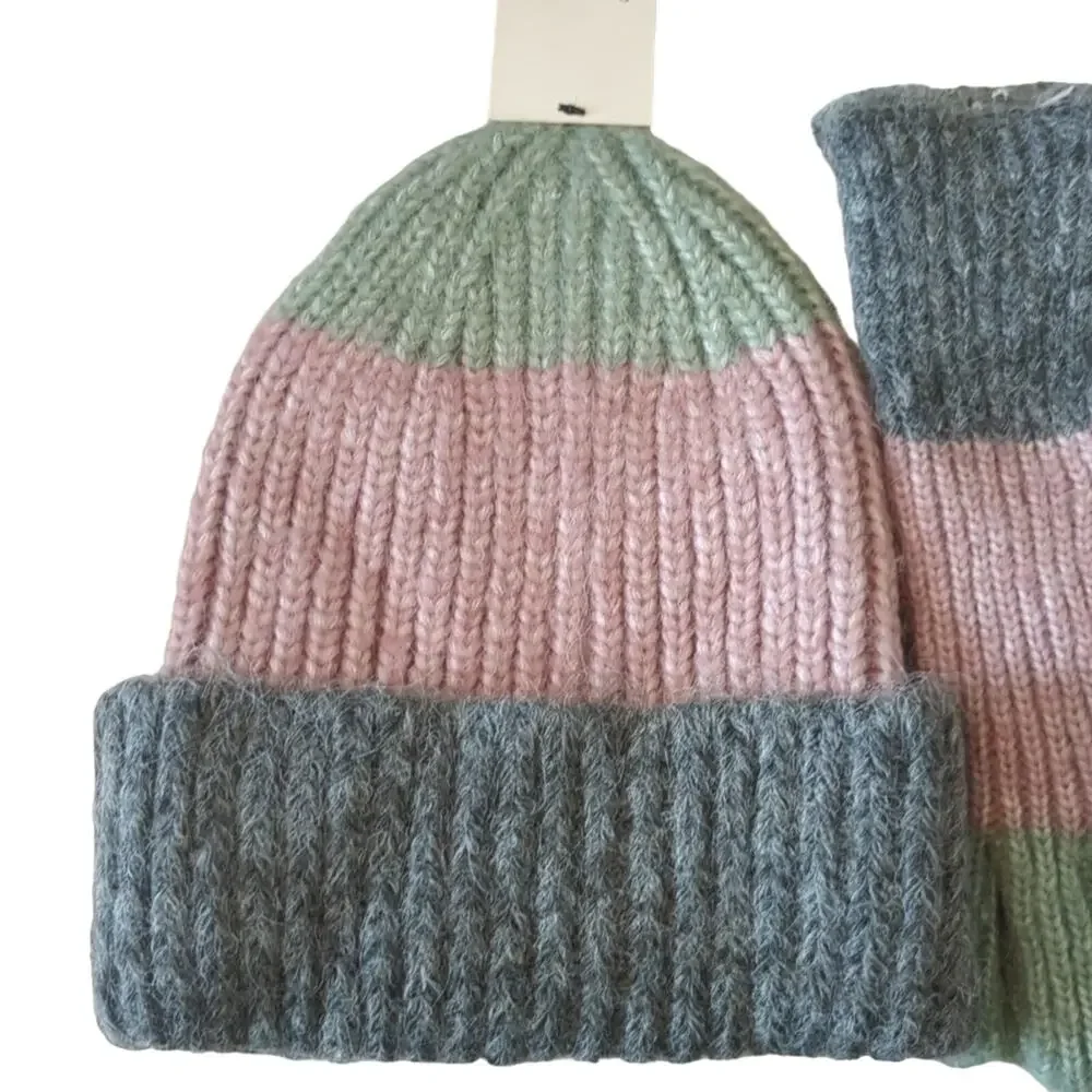 NWT a new day Hat and Gloves