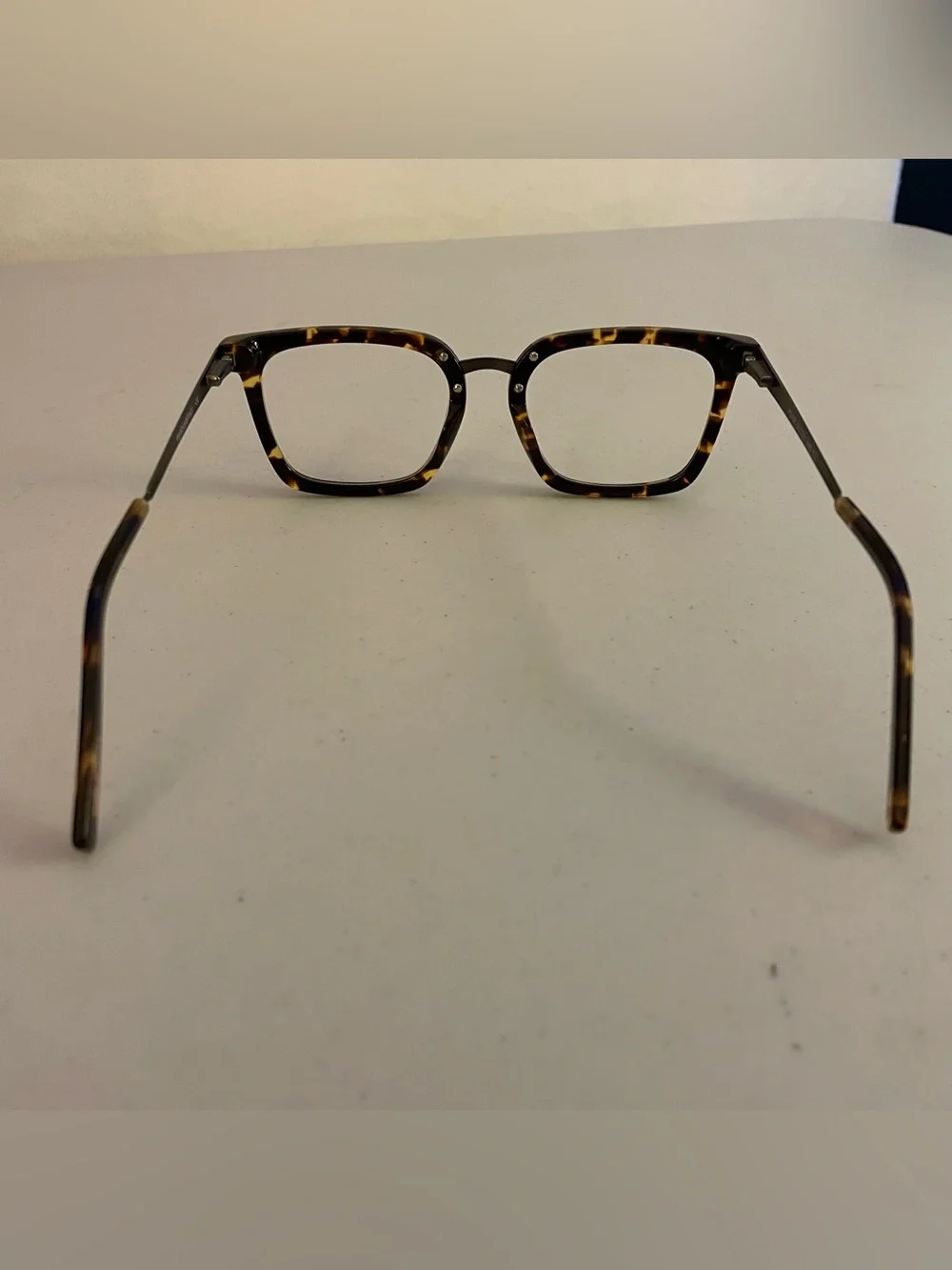 tortoiseshell poise’s