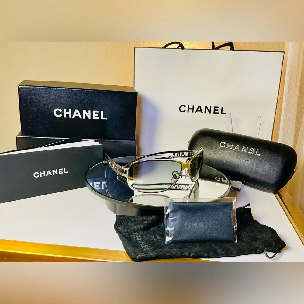 CHANEL shield sunglasses
