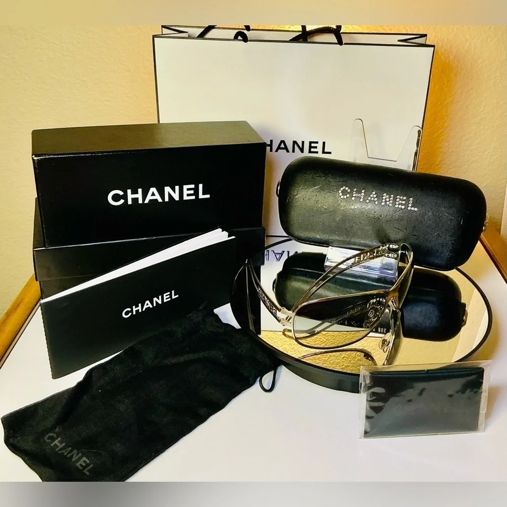 CHANEL shield sunglasses