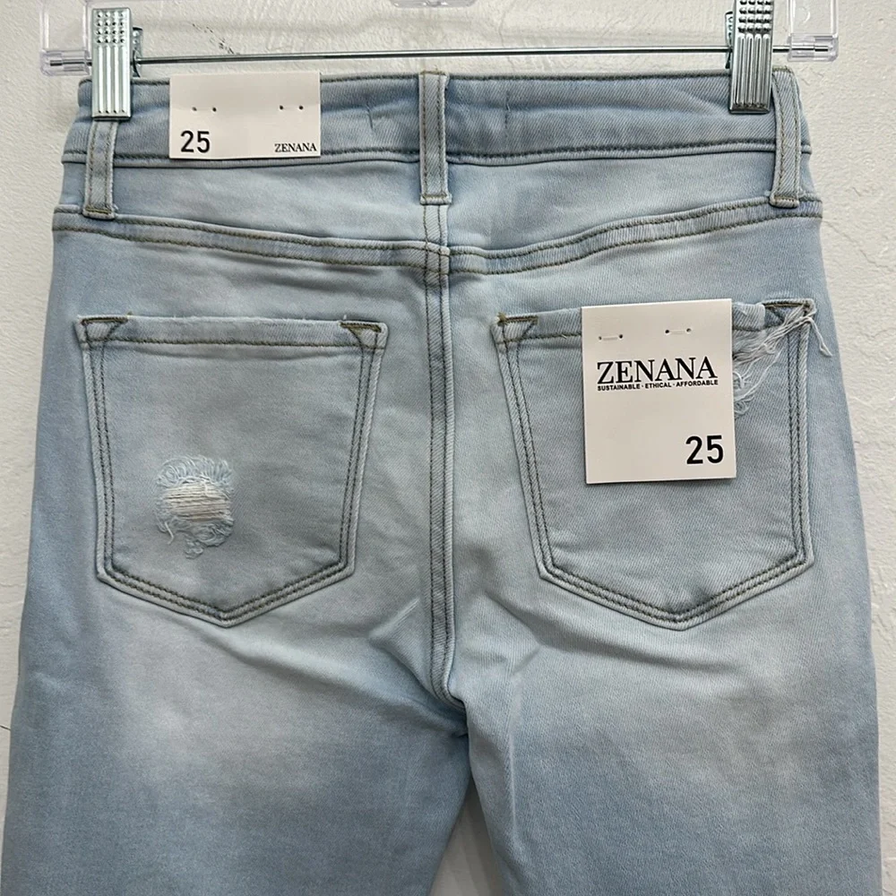 Zenana Outfitters account light