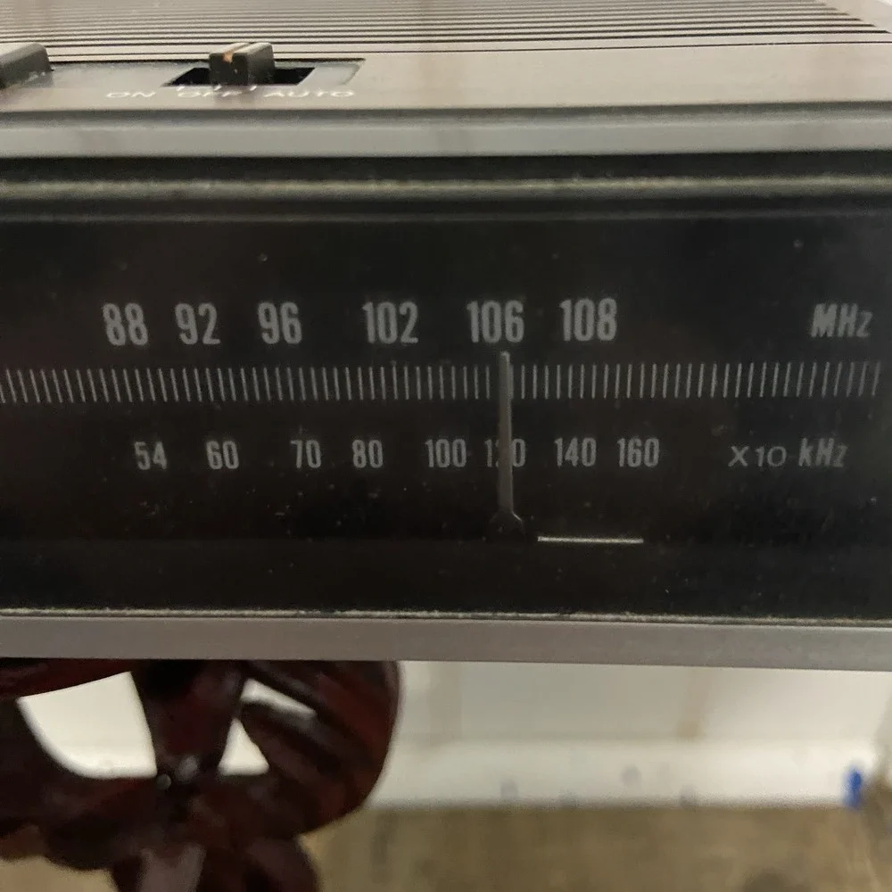 Clock lloyd digital