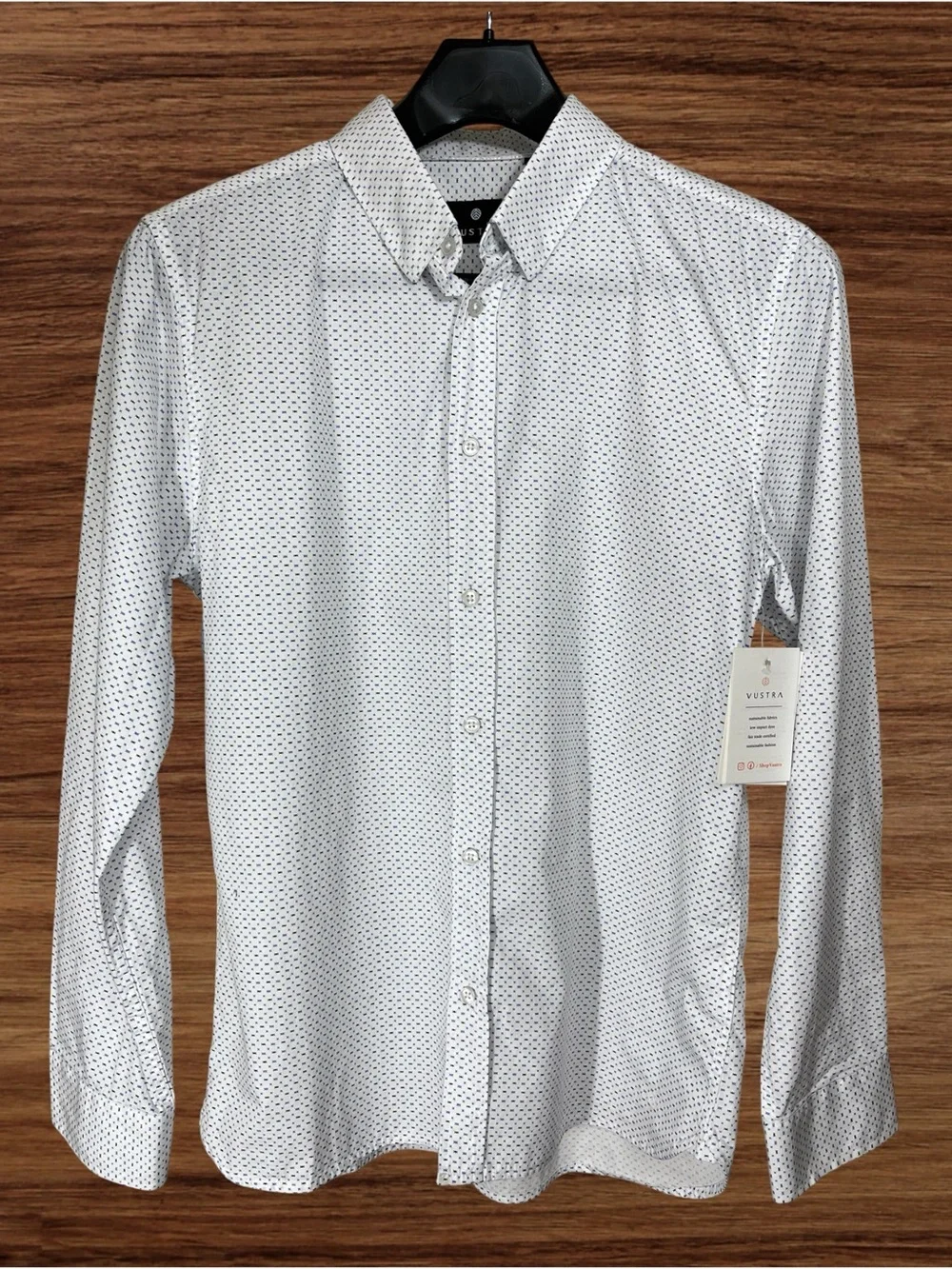 VUSTRA Men’s White Micro Geometric Print Dress Shirt. Medium