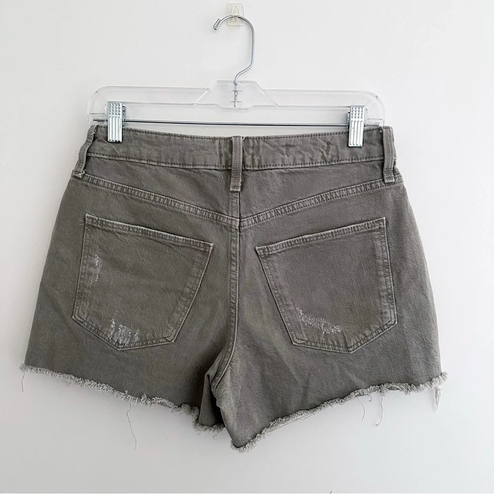 Universal Thread offs garment stock