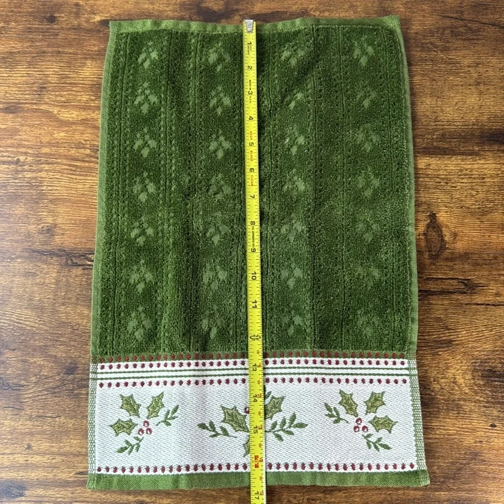 N/A festive green