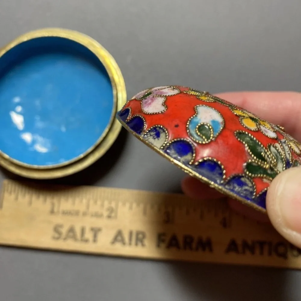 Vintage Chinese Cloisonne red flower blue Circle Trinket Box