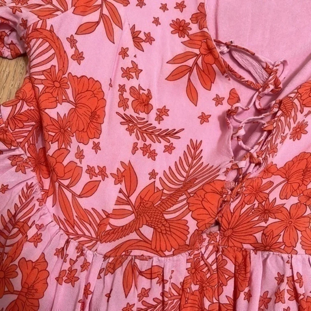 Petal & Pup tropical red