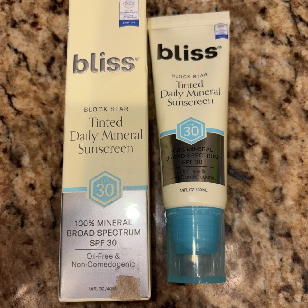 Bliss Block Star‎ SPF 30 Daily Tinted Mineral Sunscreen with Zinc Oxide - All...