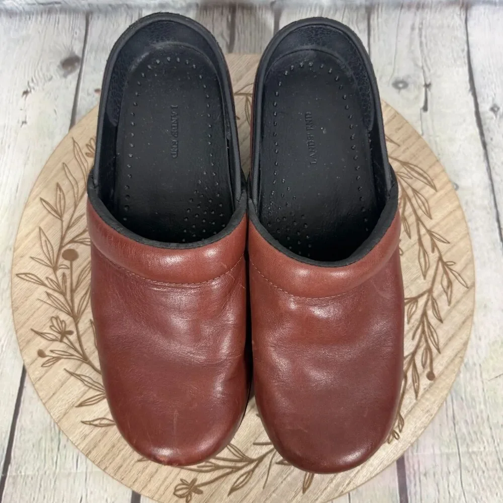 Lands End Clogs Women’s Size 8 US Red Oil Leather Nurse Slip On Shoes