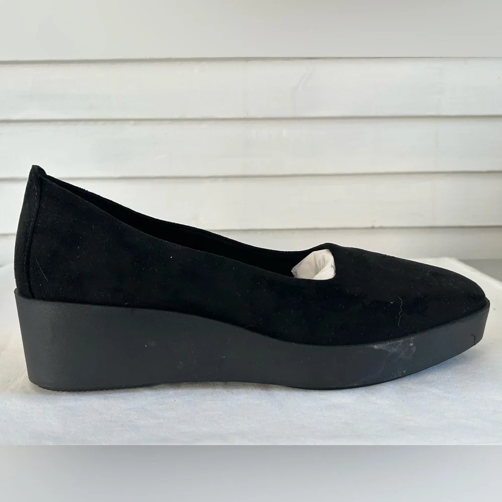 AEROSOLES Black Cowley Wedge Slip -On  Women's  Sz 10