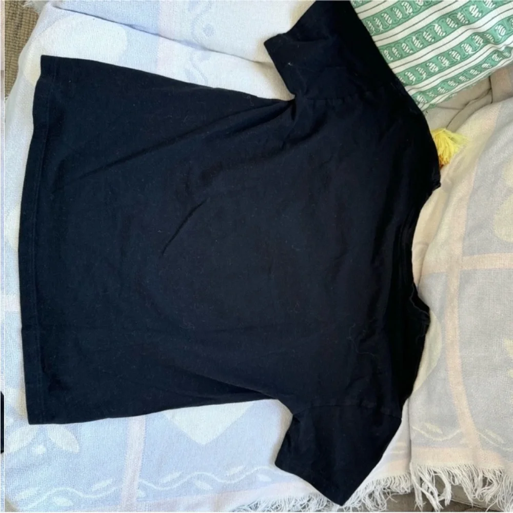 Old Navy black shirt