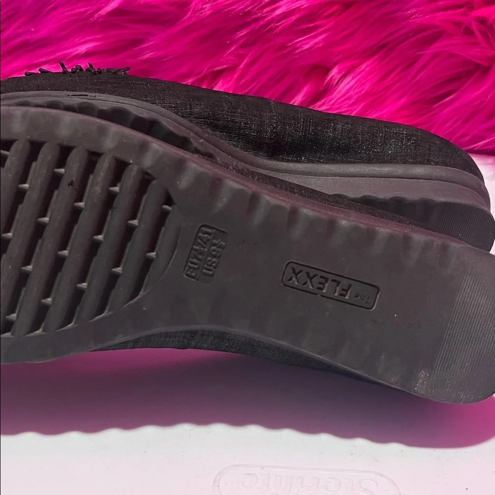 ladies black