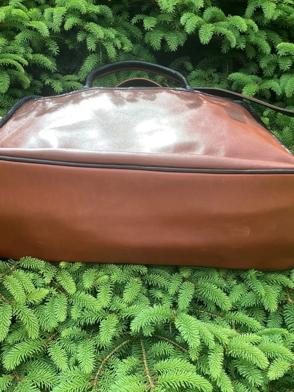 Mowen Leather Designs this such
