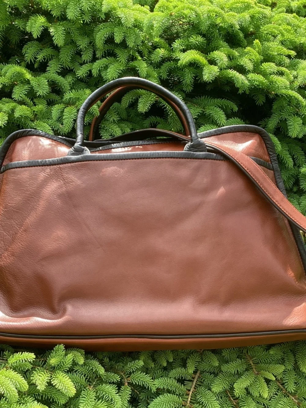 Mowen Leather Designs this such