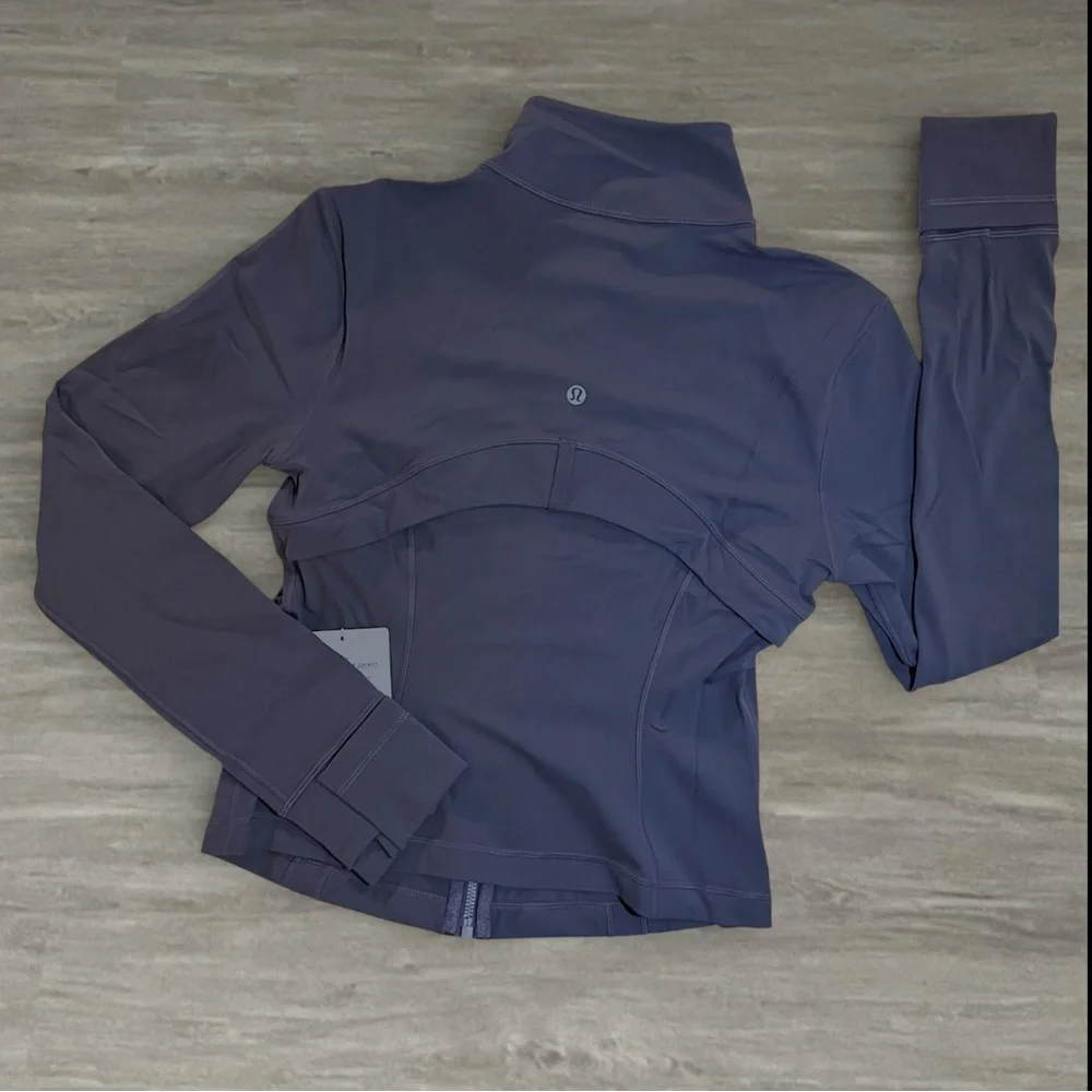 lululemon athletica thumbholes known nulu
