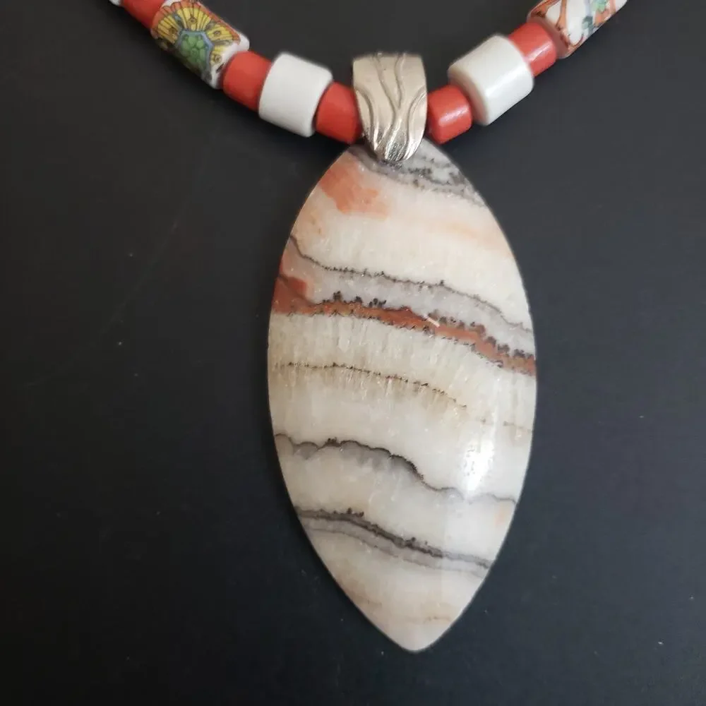 Large Banded Agate / Calcite Pendant Beaded Necklace w/‎ Matching Earrings