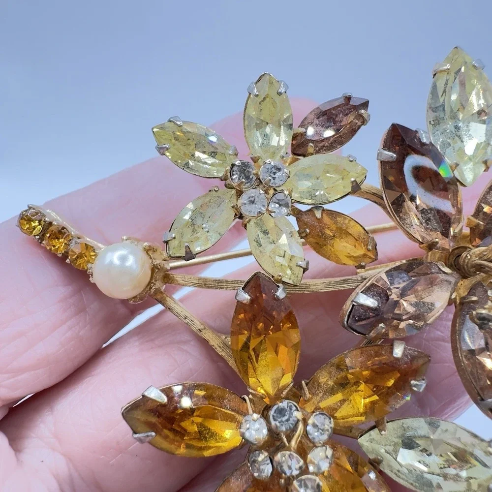 Vendome vintage brooch