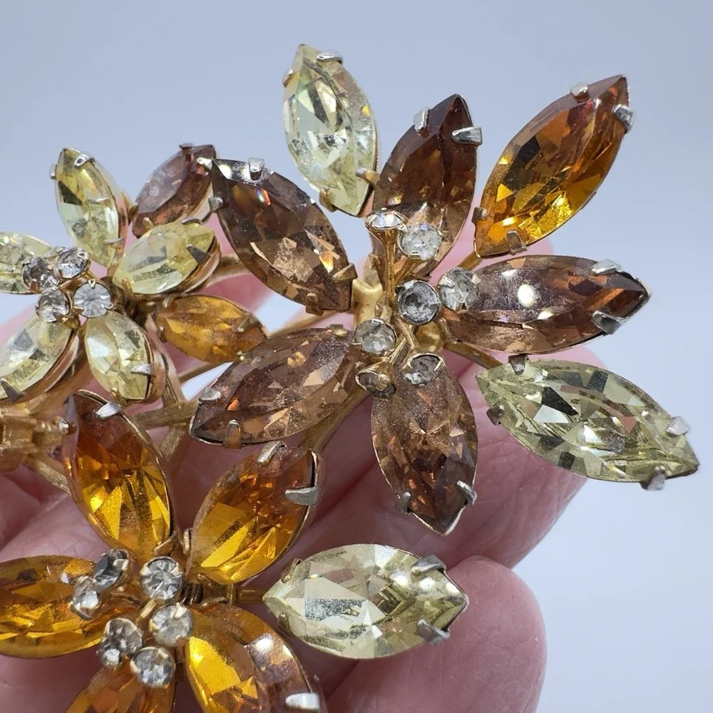 Vendome vintage brooch