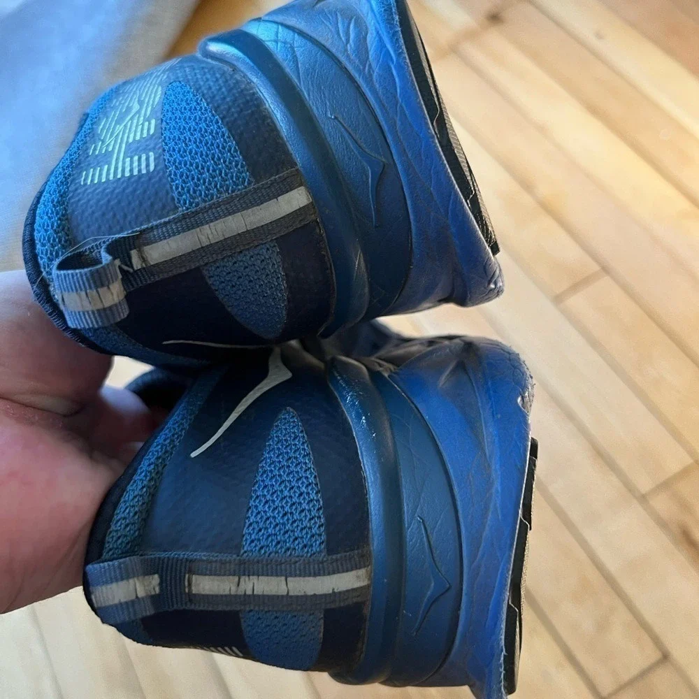 Hoka One One hoka one