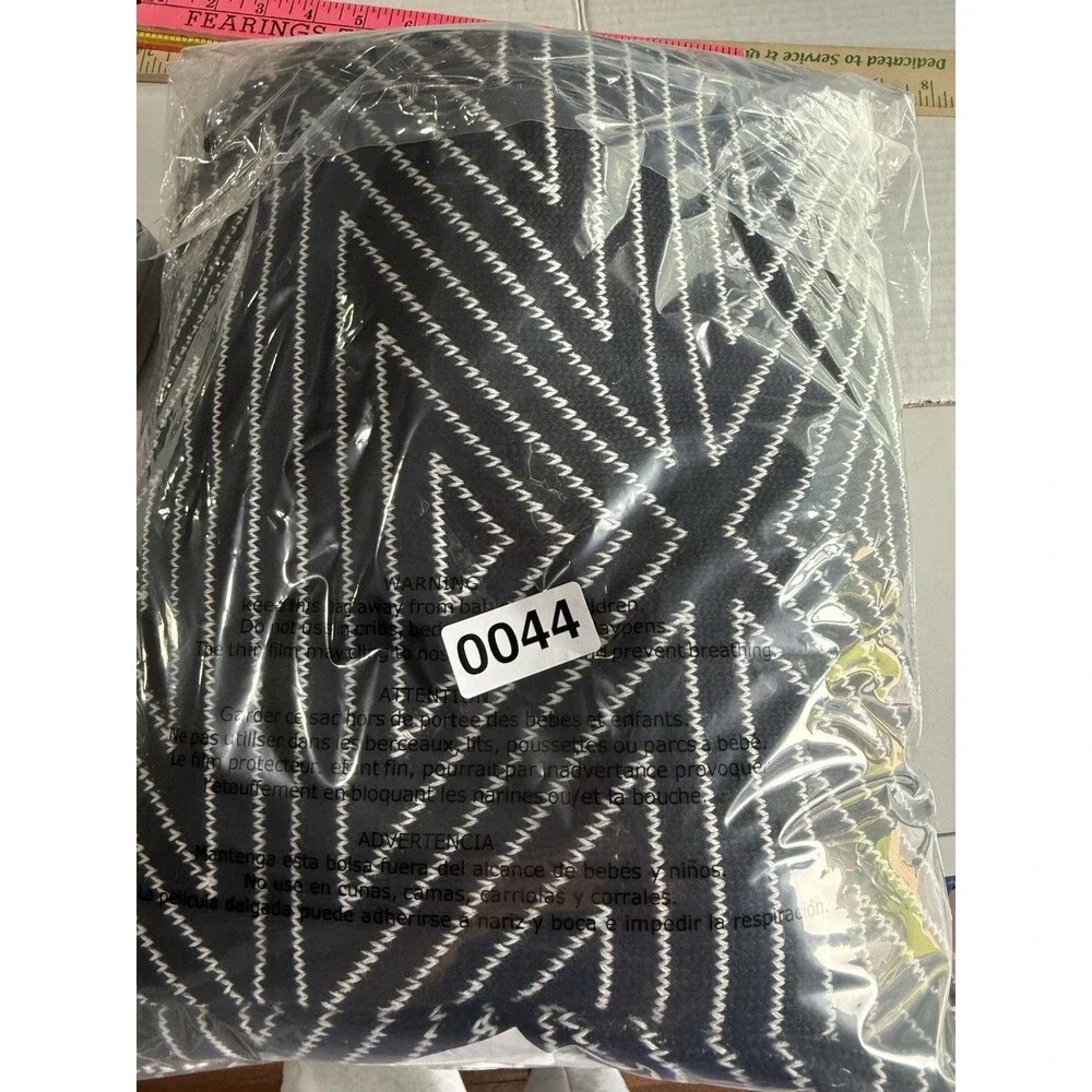Unbranded please see