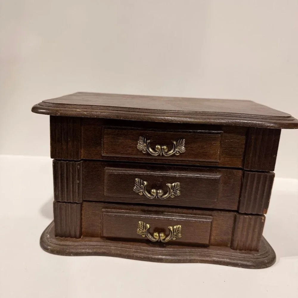 Unbranded traditional hardware