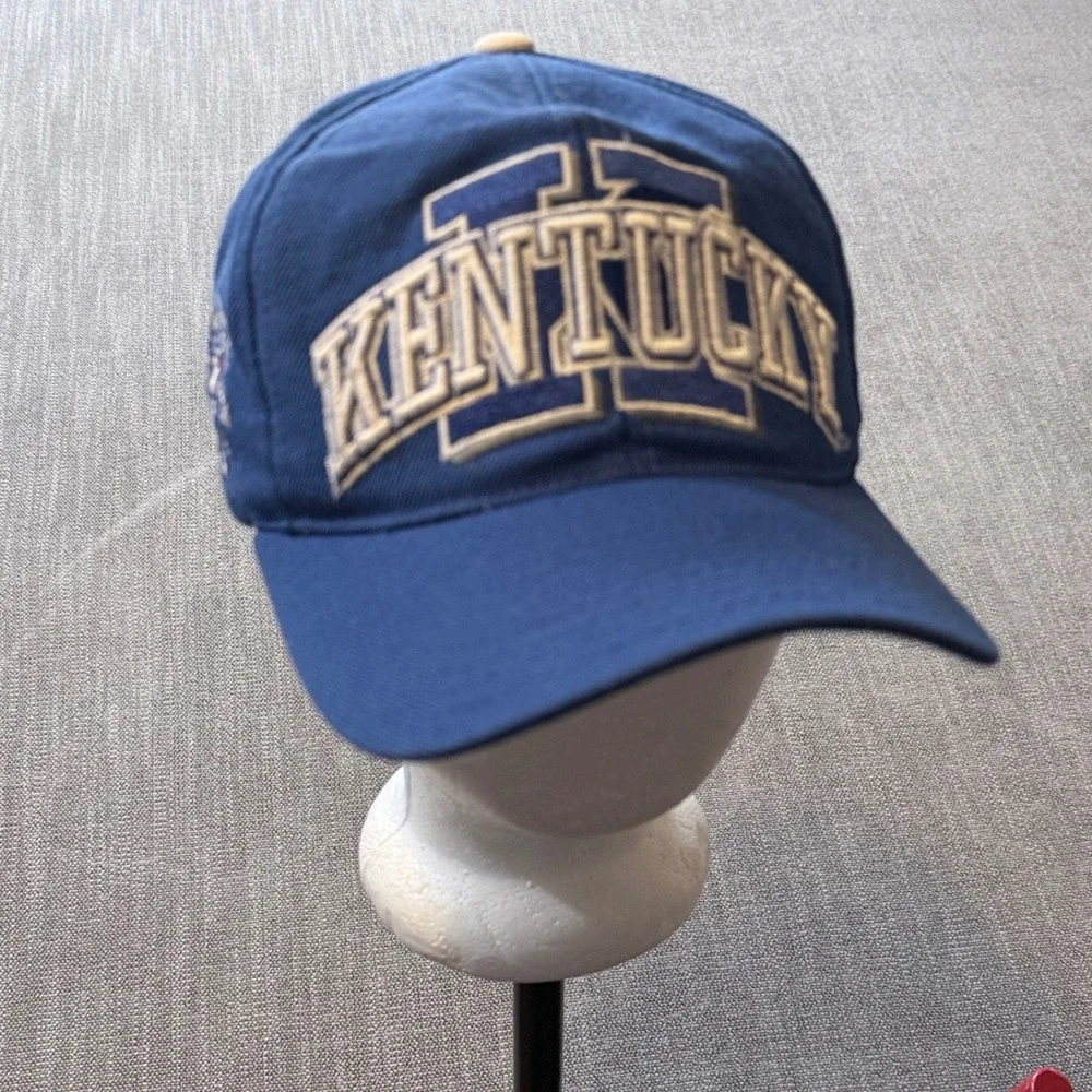 Kentucky Wildcats Vintage Snapback Hat Blue Raised Embroidery NCAA‎ One Size
