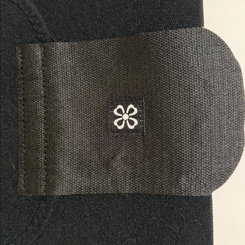 black waist