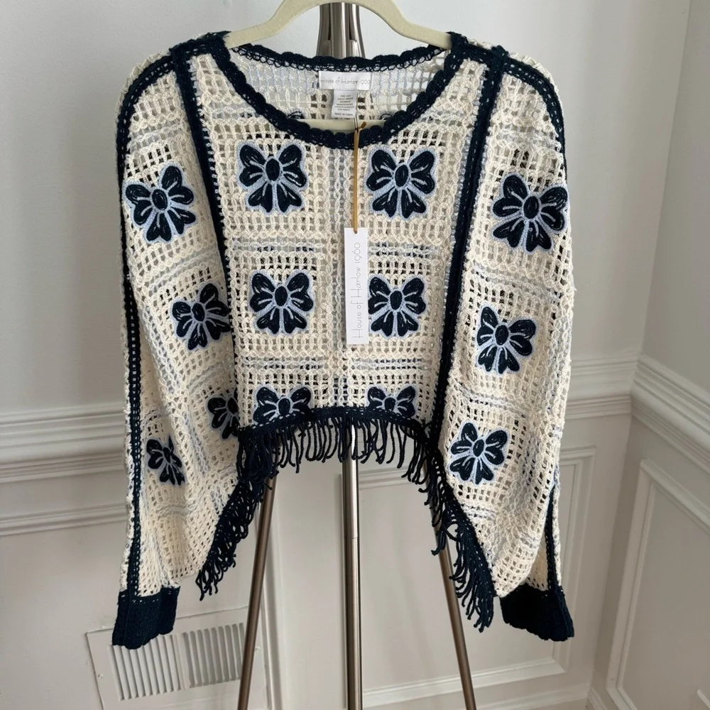 NWT House of Harlow 1960 Bow Navy and Cream Crochet Boho Poncho Coverup