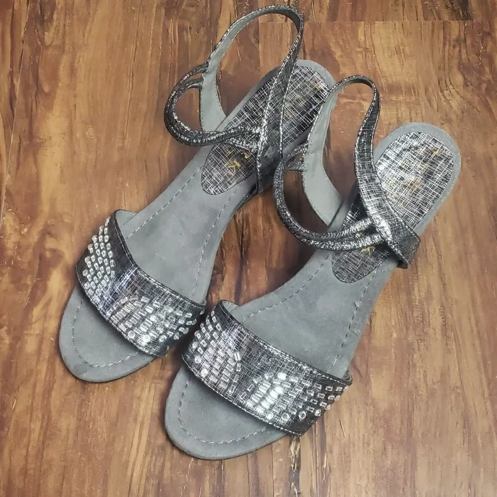 New York Transit Gray Wedged Heels