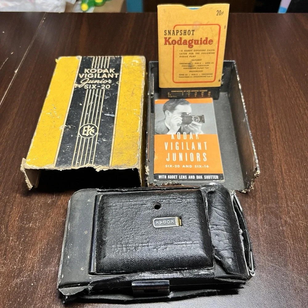 Vtg Kodak‎ Vigilant Junior Six-20 Folding Camera w Box Guides Kodet Lens *AS-IS*