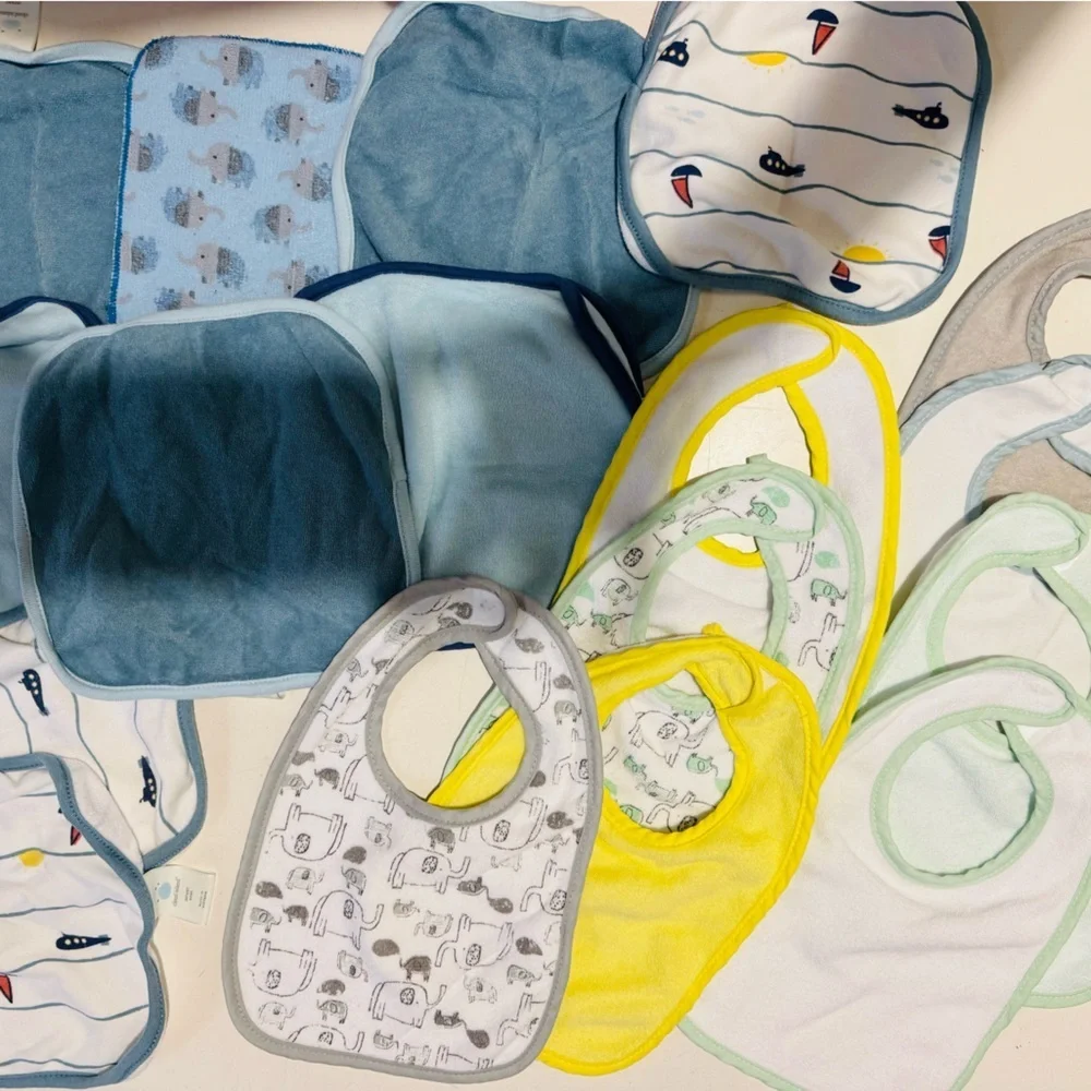 Baby Boy Cotton Bib‎ and Little Cleaning Towels Unbranded 17-Piece