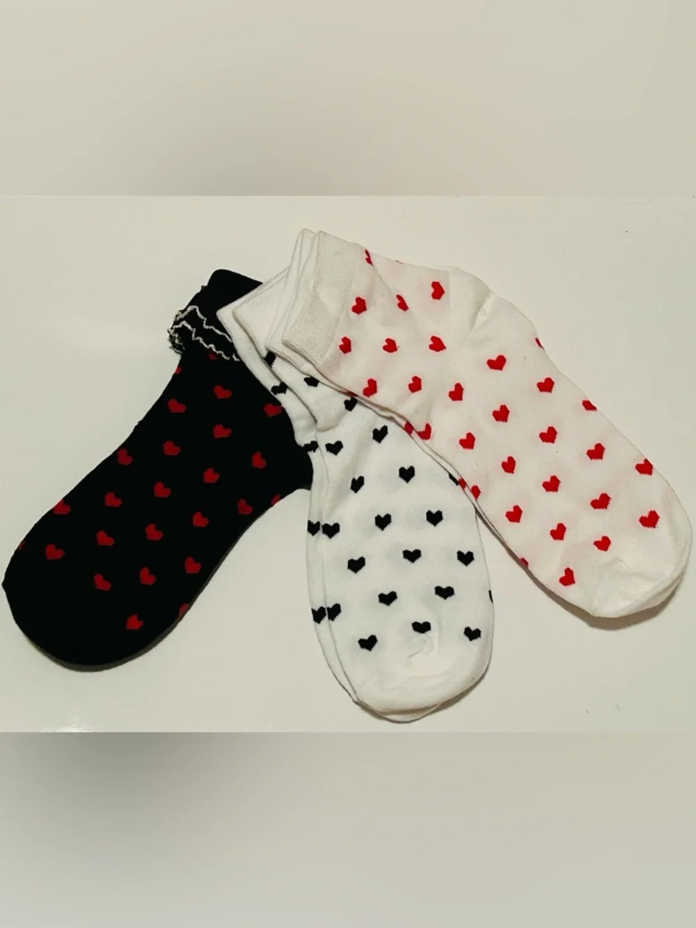 NEW!! Women’s Colorful Hearts & Ruffles LOVE Ankle Sock Set- 3 Pairs (NWT)