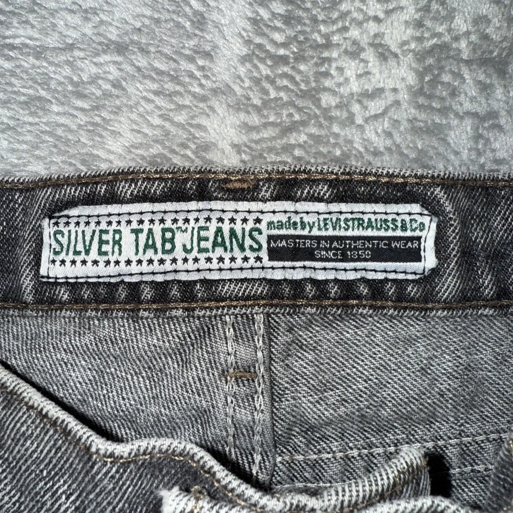 Levis excellent fast