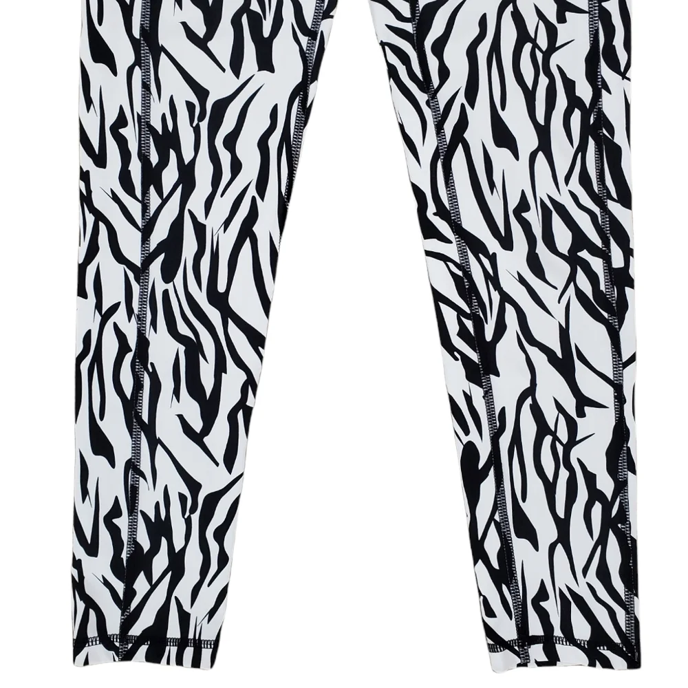 Zyia • Safari Pocket Brilliant Leggings