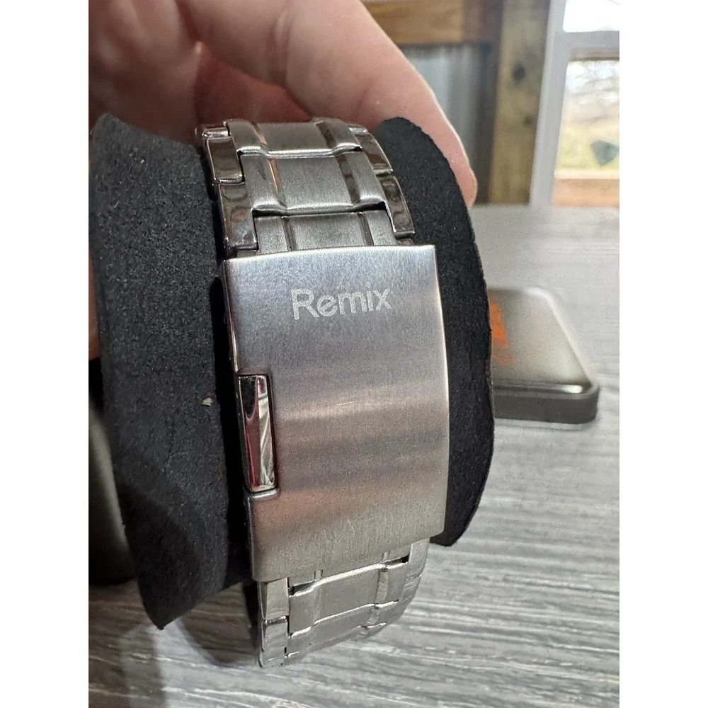 Fossil needs battery