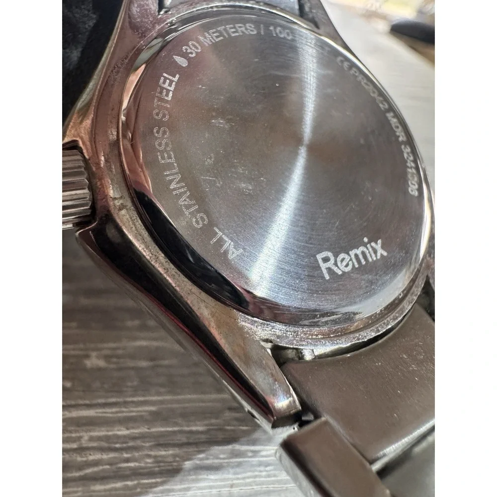 Fossil needs battery