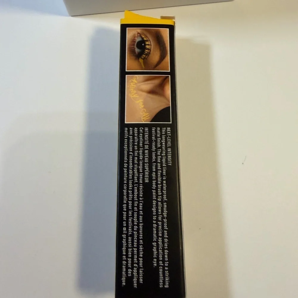 NYX eyeliner striking