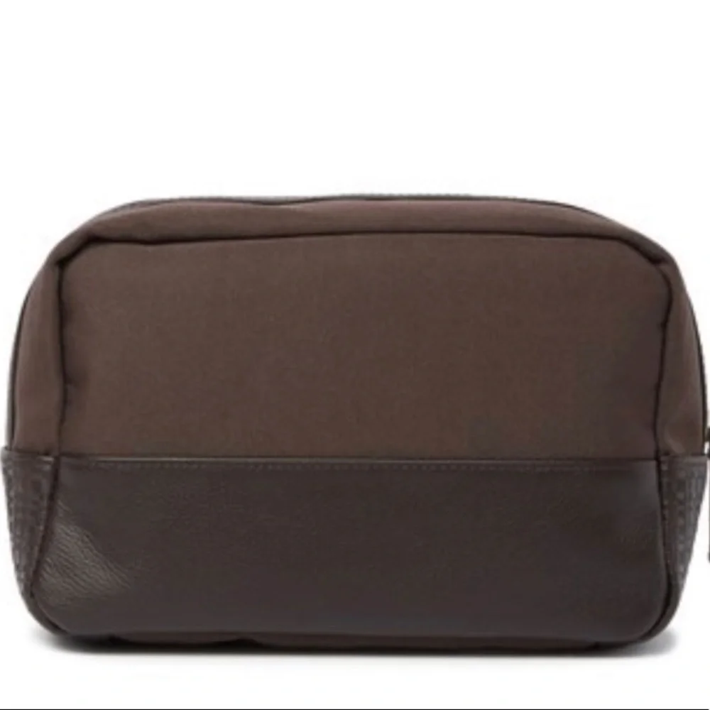 Boconi zip around