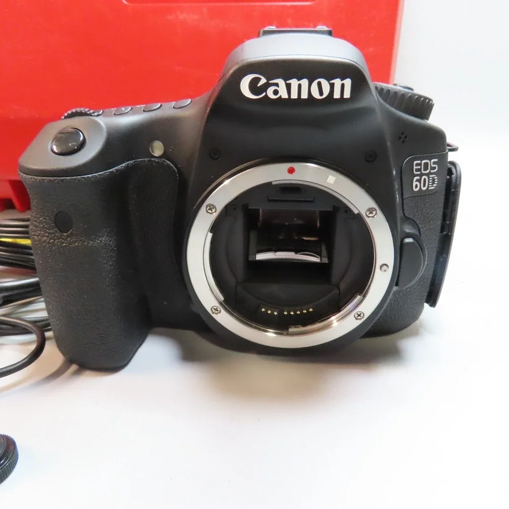 Canon EOS 60D 18.0MP Digital SLR‎ Camera Body 【MINT w/Leica Hard Case 】