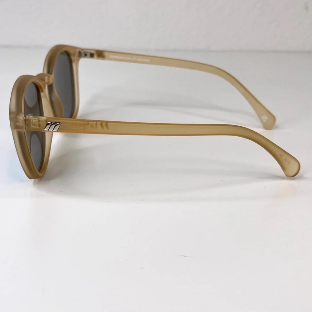 Le Specs le specs