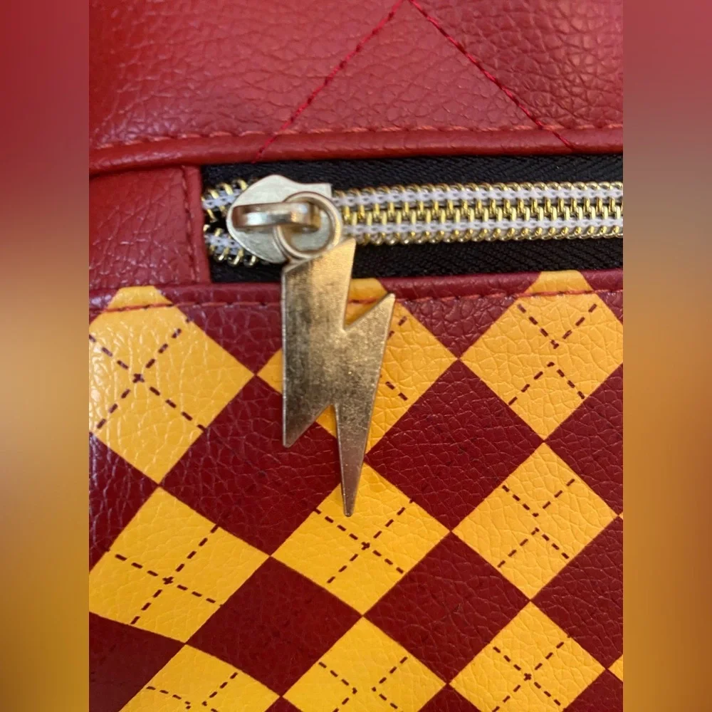 Warner Bros. gryffindor themed