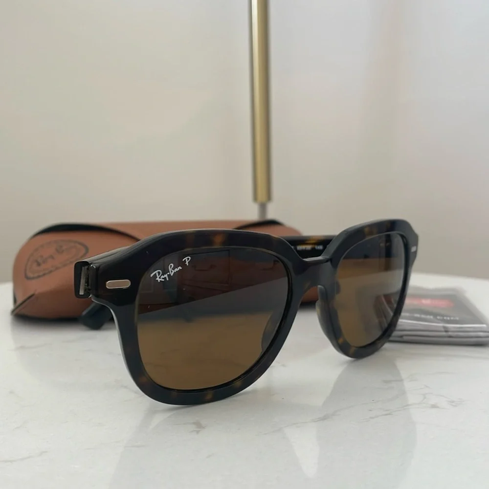 Ray-Ban frame description