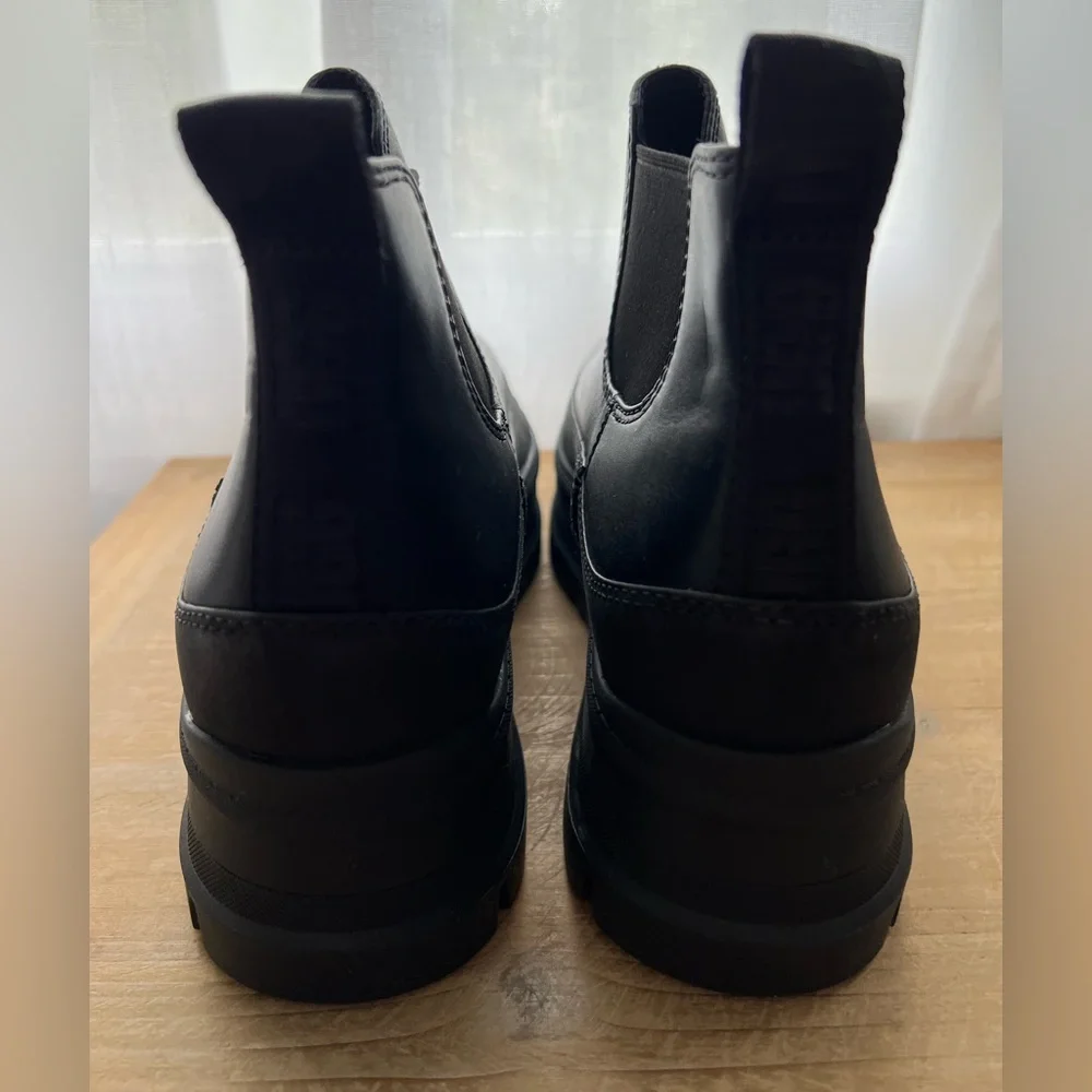 UGG nwob details