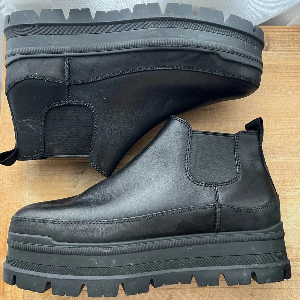 UGG nwob details