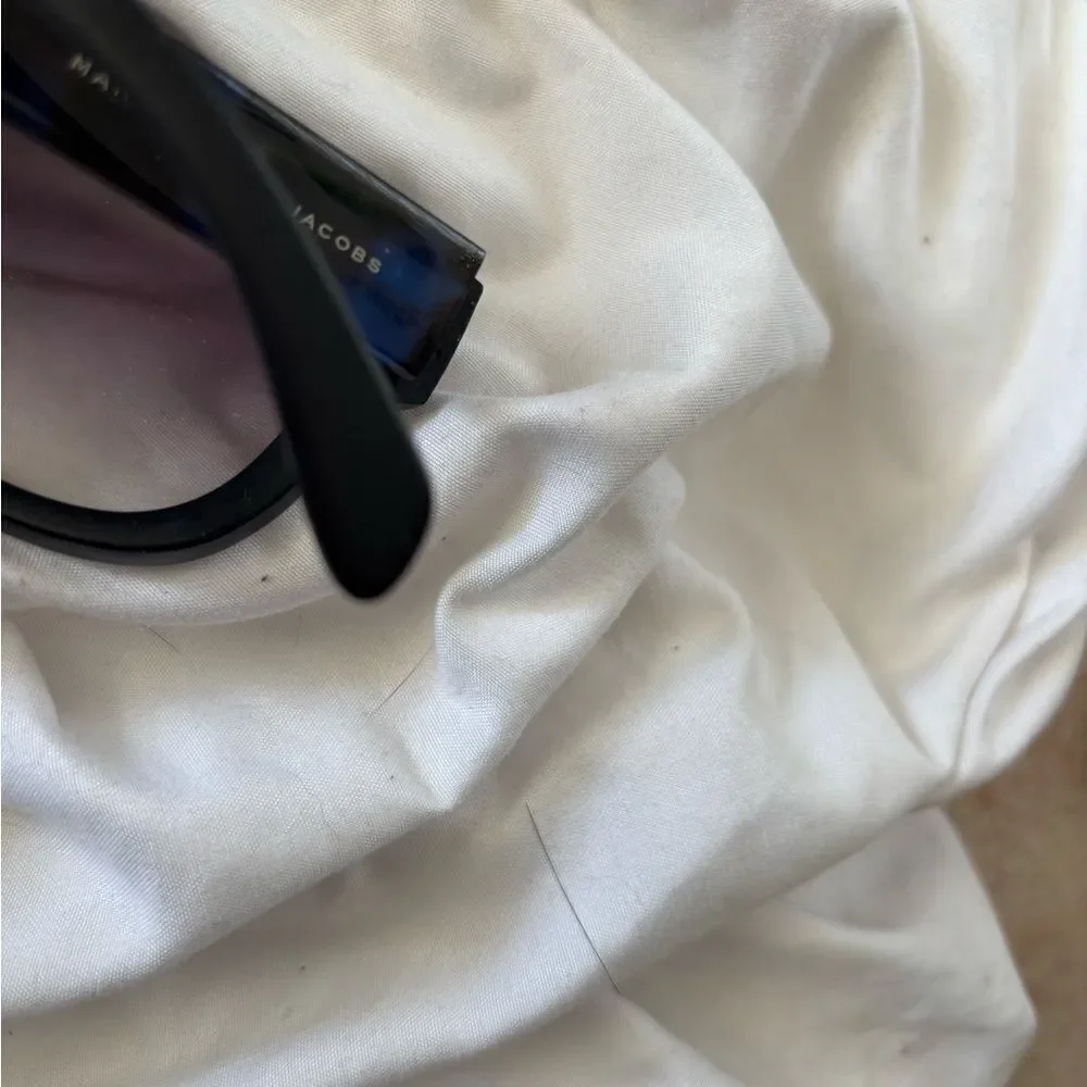 scratch lens