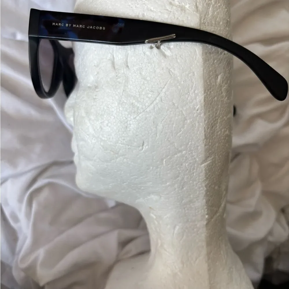 scratch lens