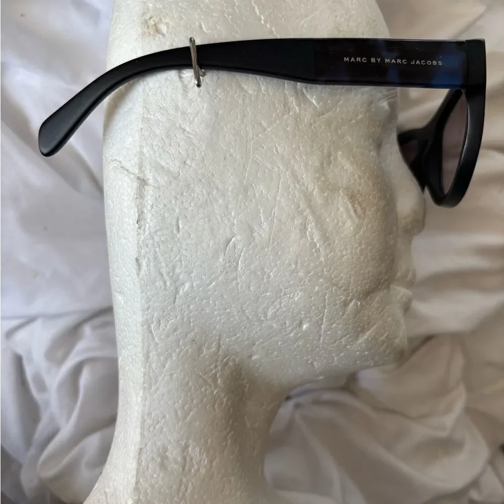scratch lens