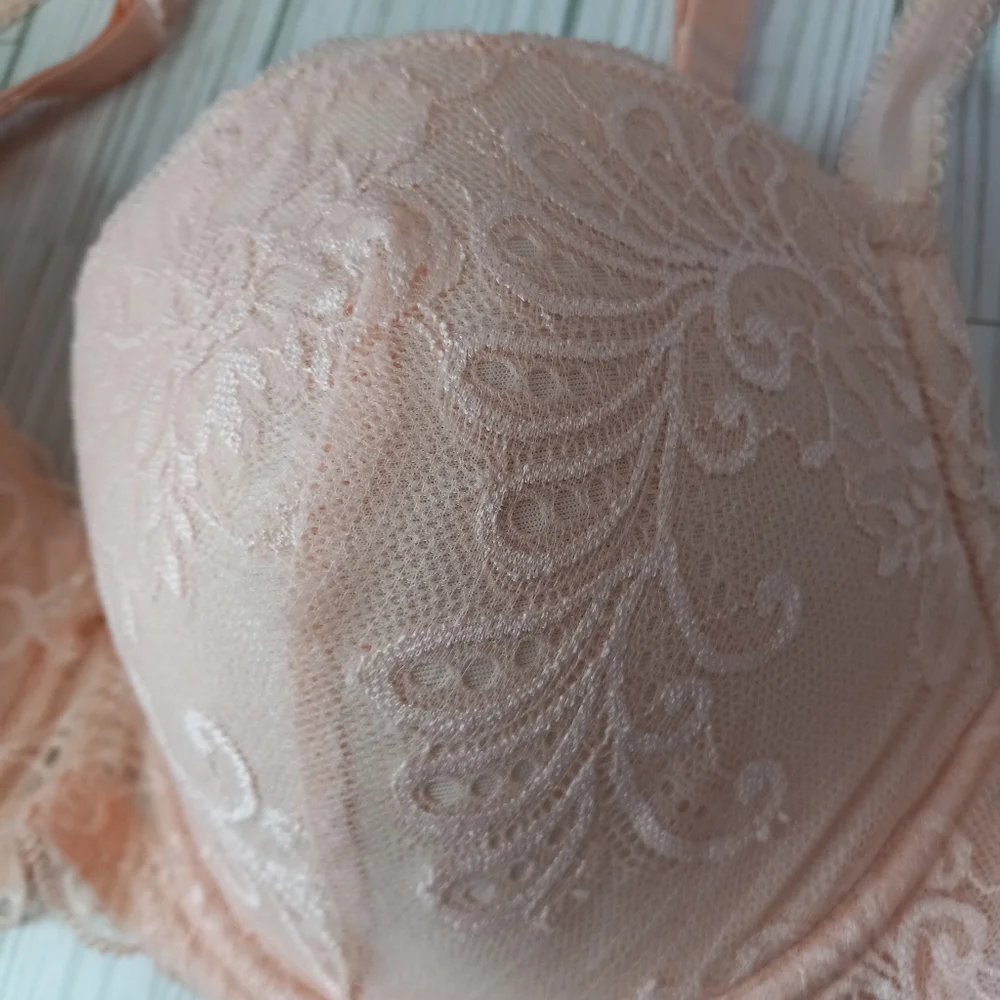 Le Mystere detail lightly