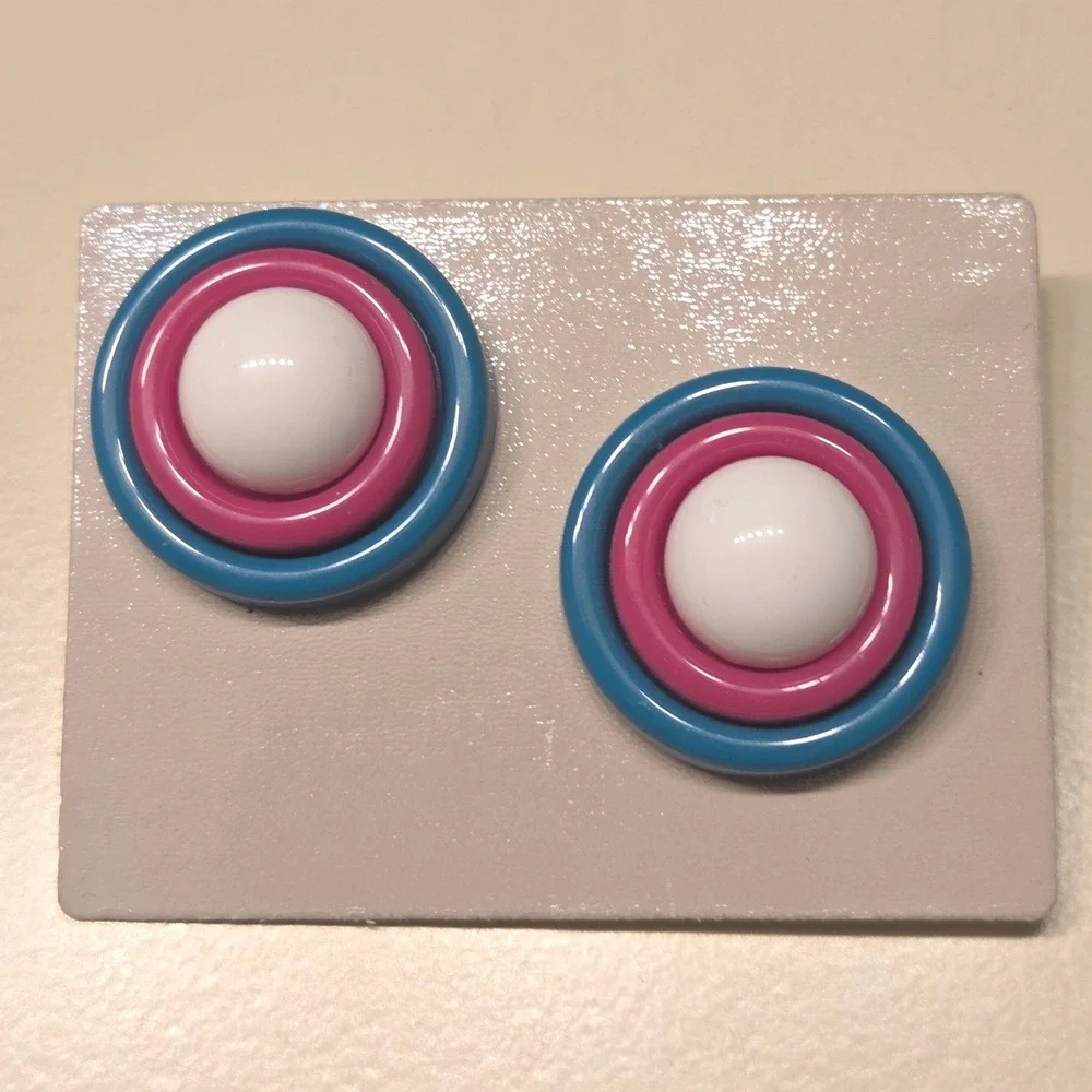 Vintage AVON 1989 Club Capri Retro Geometric Round Stud Earrings Blue Pink White