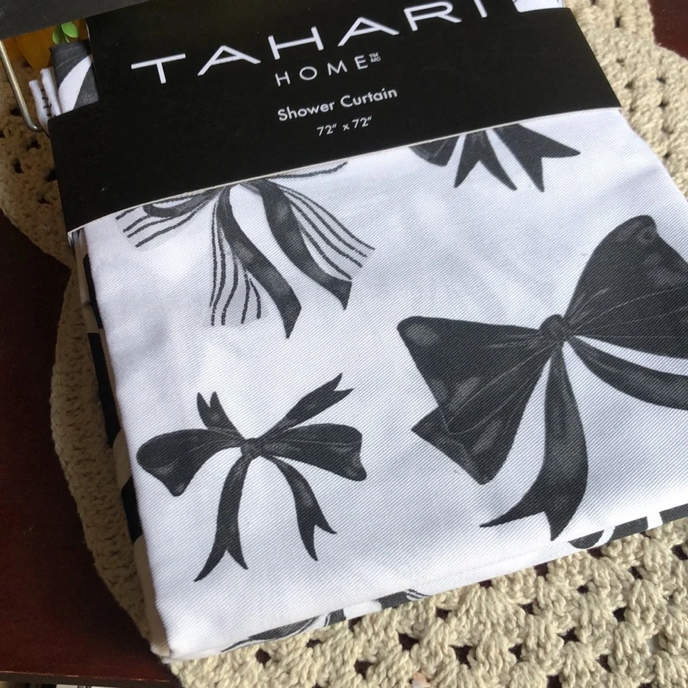 Tahari brand new
